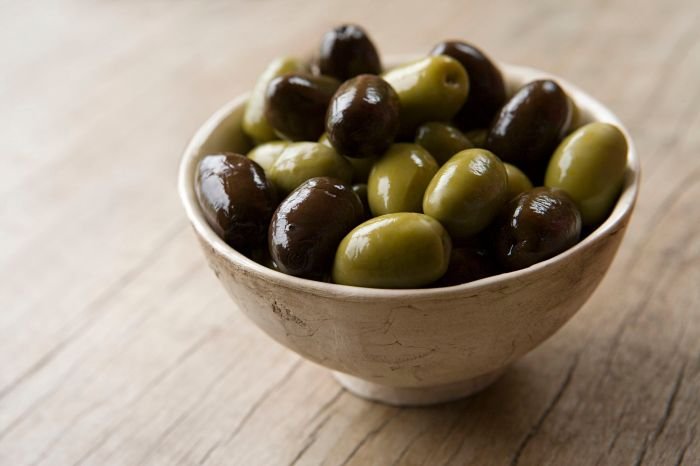 Olives olive green types varieties