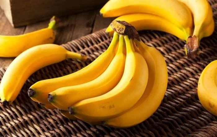 Bananas pisang reflux acid buah manfaat penting kesehatan tubuh pasaric aleksandar gelbe bananen