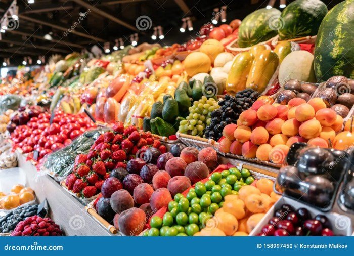 Fruits fruit market spain fresh stall produce local la public food marketplace barcelona vegetables greengrocer nutrition settlement organic healthy plant