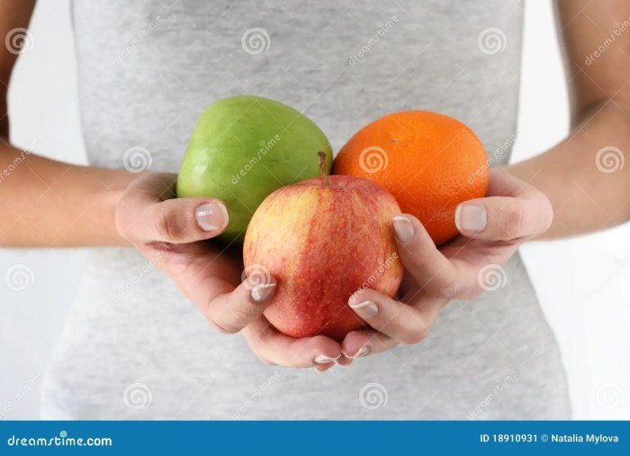 Hand fruit apple pexels apples fruits green wait harvest food little esperanza rising quotes while fall into will palm person