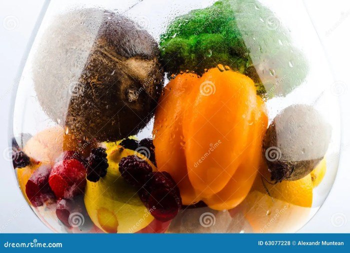 Fruit underwater stock under water