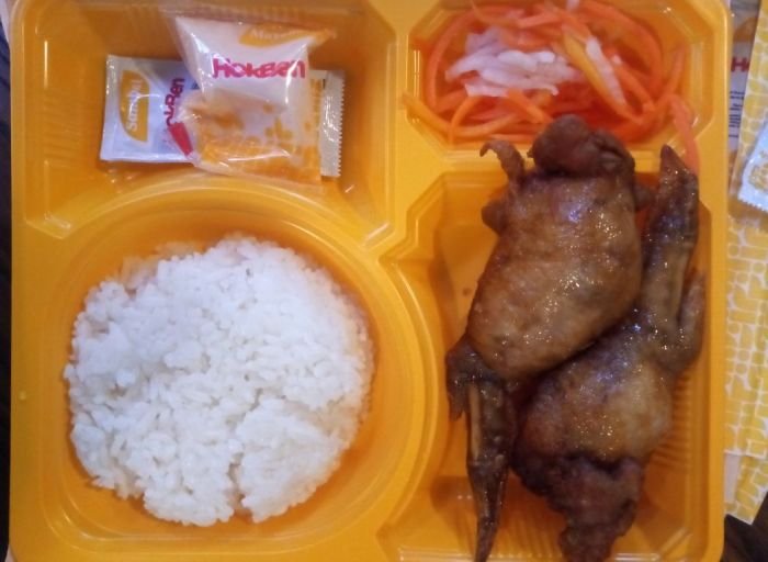 Hoka hoka bento buah batu